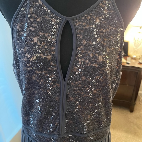 NW Women Dress - Picture 3 of 15